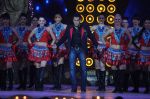 Salman Khan performs at People_s Choice Awards in Filmcity, Mumbai on 28th Oct 2012 (2).JPG