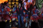 Salman Khan performs at People_s Choice Awards in Filmcity, Mumbai on 28th Oct 2012 (9).JPG