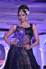at Grand fashion Extravaganza Show Ignite in J W Marriott, Mumbai on 8th Nov 2012,1 (107).JPG