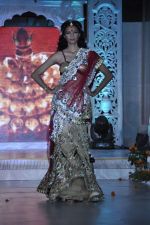 at Grand fashion Extravaganza Show Ignite in J W Marriott, Mumbai on 8th Nov 2012,1 (128).JPG