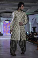 at Grand fashion Extravaganza Show Ignite in J W Marriott, Mumbai on 8th Nov 2012,1 (143).JPG