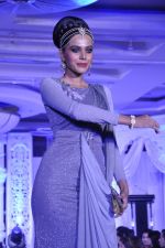 at Grand fashion Extravaganza Show Ignite in J W Marriott, Mumbai on 8th Nov 2012,1 (30).JPG