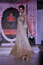 at Grand fashion Extravaganza Show Ignite in J W Marriott, Mumbai on 8th Nov 2012,1 (55).JPG