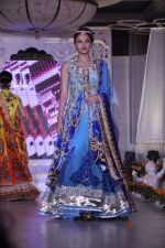 at Grand fashion Extravaganza Show Ignite in J W Marriott, Mumbai on 8th Nov 2012,1 (86).JPG