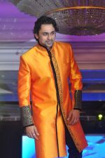 Anuj Saxena walk the ramp at Umeed-Ek Koshish charitable fashion show in Leela hotel on 9th Nov 2012.1 (21).JPG