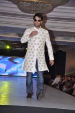 Model walk the ramp at Umeed-Ek Koshish charitable fashion show in Leela hotel on 9th Nov 2012 (79).JPG