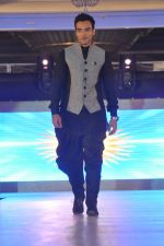 Model walk the ramp at Umeed-Ek Koshish charitable fashion show in Leela hotel on 9th Nov 2012,1 (44).JPG