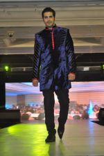 Model walk the ramp at Umeed-Ek Koshish charitable fashion show in Leela hotel on 9th Nov 2012,1 (55).JPG