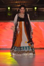 Model walk the ramp at Umeed-Ek Koshish charitable fashion show in Leela hotel on 9th Nov 2012,1 (56).JPG