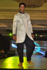 Model walk the ramp at Umeed-Ek Koshish charitable fashion show in Leela hotel on 9th Nov 2012,1 (57).JPG