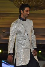 Model walk the ramp at Umeed-Ek Koshish charitable fashion show in Leela hotel on 9th Nov 2012,1 (58).JPG