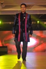 Model walk the ramp at Umeed-Ek Koshish charitable fashion show in Leela hotel on 9th Nov 2012,1 (61).JPG
