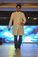 Model walk the ramp at Umeed-Ek Koshish charitable fashion show in Leela hotel on 9th Nov 2012,1 (80).JPG