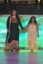 Model walk the ramp at Umeed-Ek Koshish charitable fashion show in Leela hotel on 9th Nov 2012,1 (87).JPG