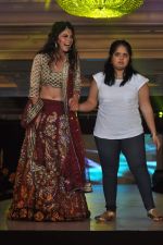 Model walk the ramp at Umeed-Ek Koshish charitable fashion show in Leela hotel on 9th Nov 2012.1 (101).JPG
