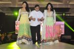 Model walk the ramp at Umeed-Ek Koshish charitable fashion show in Leela hotel on 9th Nov 2012.1 (104).JPG