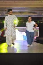 Model walk the ramp at Umeed-Ek Koshish charitable fashion show in Leela hotel on 9th Nov 2012.1 (110).JPG