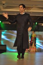 Model walk the ramp at Umeed-Ek Koshish charitable fashion show in Leela hotel on 9th Nov 2012.1 (151).JPG