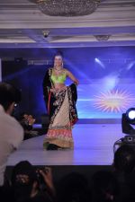 Mugdha Godse walk the ramp at Umeed-Ek Koshish charitable fashion show in Leela hotel on 9th Nov 2012 (2).JPG