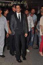 Shahrukh Khan at the Wedding reception of Navin and Mahek Shetty in Mumbai on 11th Nov 2012 (10).JPG