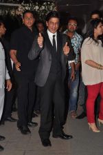 Shahrukh Khan at the Wedding reception of Navin and Mahek Shetty in Mumbai on 11th Nov 2012 (12).JPG