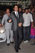Shahrukh Khan at the Wedding reception of Navin and Mahek Shetty in Mumbai on 11th Nov 2012 (3).JPG