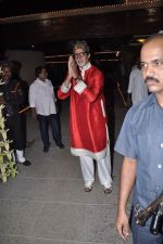 Amitabh Bachchan celebrates Diwali in Mumbai on 13th Nov 2012 (7).JPG