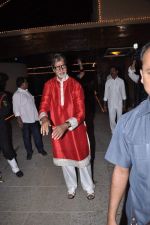 Amitabh Bachchan celebrates Diwali in Mumbai on 13th Nov 2012 (8).JPG