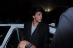 Shahrukh Khan snapped at the Airport, Mumbai on 17th Nov 2012 (12).JPG