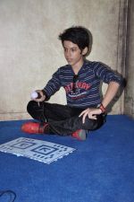 Darsheel Safary at playstation game launch in Infinity Mall, Mumbai on 20th Nov 2012 (13).JPG