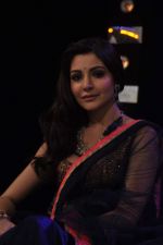 Anushka Sharma at India_s Got Talent grand finale in Filmcity, Mumbai on 21st Nov 2012 (79).JPG