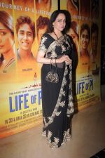 Hema Malini at Life of Pi premiere in PVR, Mumbai on 21st Nov 2012 (79).JPG