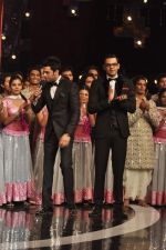 Manish Paul at India_s Got Talent grand finale in Filmcity, Mumbai on 21st Nov 2012 (61).JPG