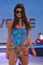 at Future Lifestyle Fashion Show in Taj Land_s End, Mumbai on 21st Nov 2012 (34).JPG