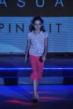 at Future Lifestyle Fashion Show in Taj Land_s End, Mumbai on 21st Nov 2012 (90).JPG