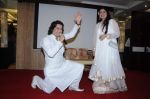 Harish Moyal with His Wife  Meenu Moyal at Harish Moyal wedding anniversary in Mumbai on 21st Nov 2012 (25).jpg