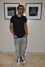 at Vikram Bawa_s photography exhibition Worli, Mumbai on 24th Nov 2012 (50).JPG