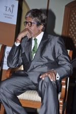 Amitabh Bachchan launches Mohammed Rafi My Abba book in Taj Land_s End, Mumbai on 25th Nov 2012  (49).JPG