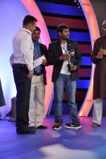 Salman Khan at IBN 7 Super Idols Award ceremony in Mumbai on 25th Nov 2012 (123).JPG