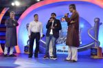 Salman Khan at IBN 7 Super Idols Award ceremony in Mumbai on 25th Nov 2012 (81).JPG