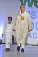  at Global peac fashion show by Neeta Lulla at Welingkar Institute in Mumbai on 26th Nov 2012 (152).JPG
