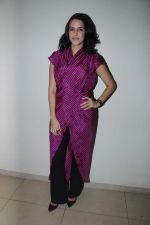 Neha Dhupia at Channel V college fest in Kandivli, Mumbai on 27th Nov 2012 (14).JPG