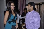 Nisha Jamwal at Splendour collection launch hosted by Nisha Jamwal in Mumbai on 27th Nov 2012 (10).JPG