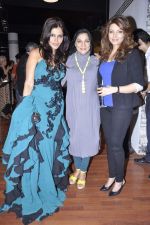 Nisha Jamwal at Splendour collection launch hosted by Nisha Jamwal in Mumbai on 27th Nov 2012 (12).JPG