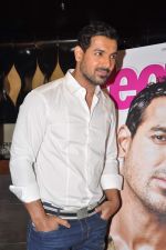 John Abraham launches special issue of People magazine in F Bar, Mumbai on 28th Nov 2012 (21).JPG