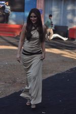 Kareena Kapoor on the sets of Bigg Boss 6 in Lonavla, Mumbai on 30th Nov 2012 (210).JPG