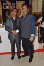 Vinod Nair at the launch of Vinod Nair_s book in Crossword, Mumbai on 30th Nov 2012 (87).JPG