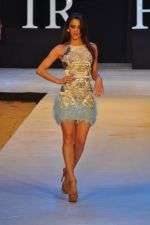 Model walk the ramp for Shane & Falguni Show at IRFW 2012 in Goa on 1st Dec 2012 (23).JPG