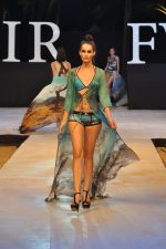 Model walk the ramp for Shane & Falguni Show at IRFW 2012 in Goa on 1st Dec 2012 (29).JPG
