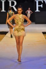 Model walk the ramp for Shane & Falguni Show at IRFW 2012 in Goa on 1st Dec 2012 (59).JPG